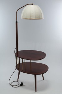 Lampa podłogowa ze stolikiem – Niemcy - po 1950r.